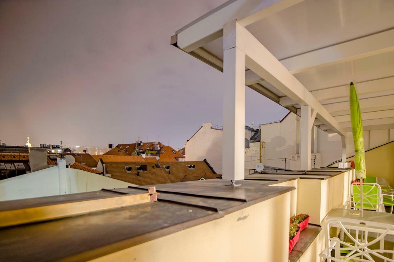 Unique Luxury Loft With Terrace In Old Town Apartment Прага Екстериор снимка